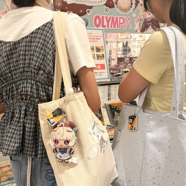 甘狼このみ×オリンピアコラボグッズ_ミニスケッチブックキーホルダー_お客様の利用事例
